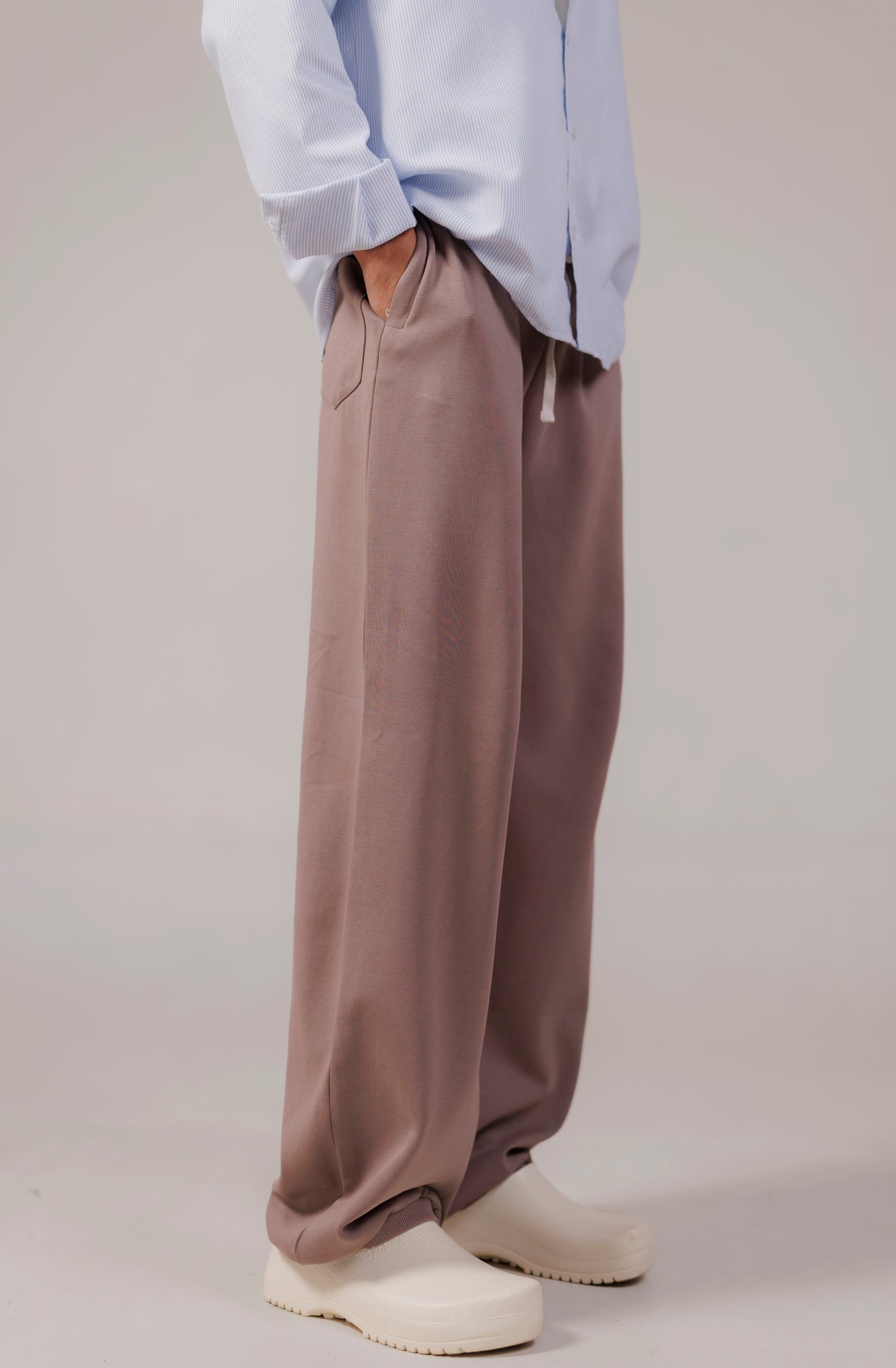 Essential Joggers- Taupe
