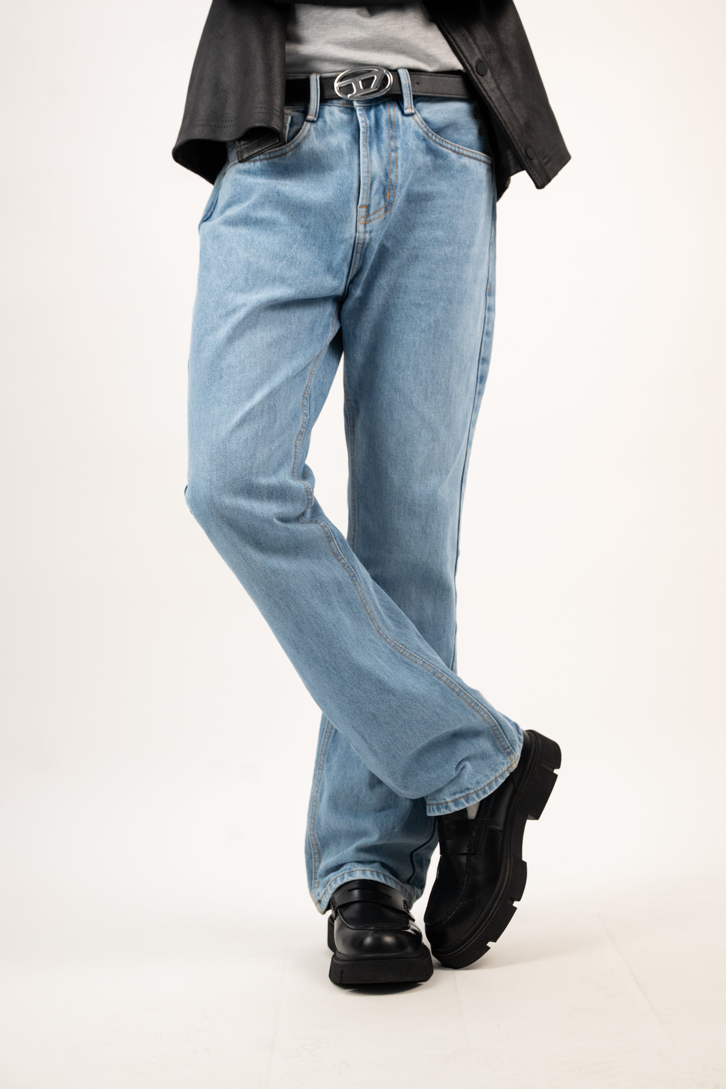 Bootcut Jeans - Light Wash.