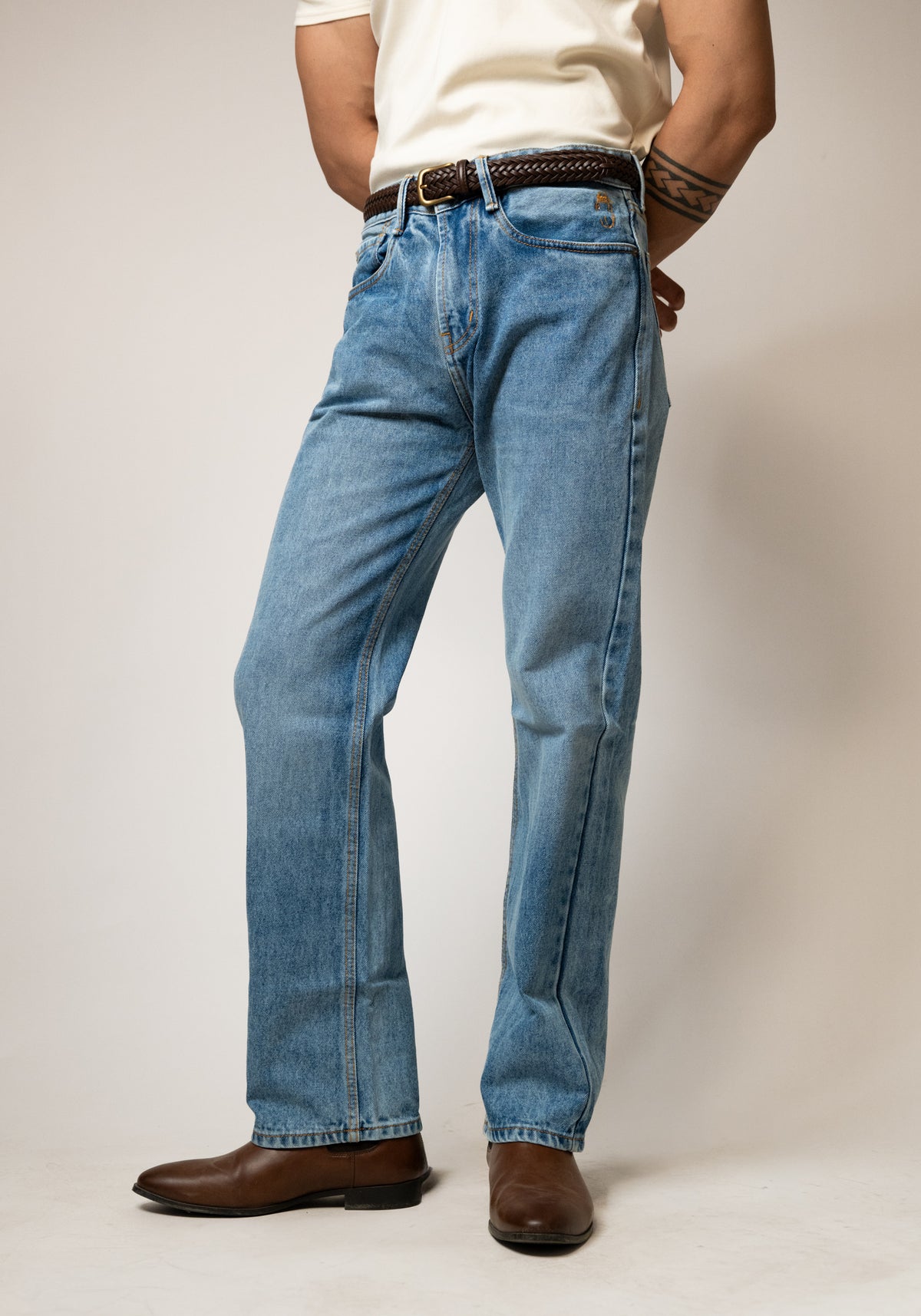 Straight Fit Jeans - Light Wash