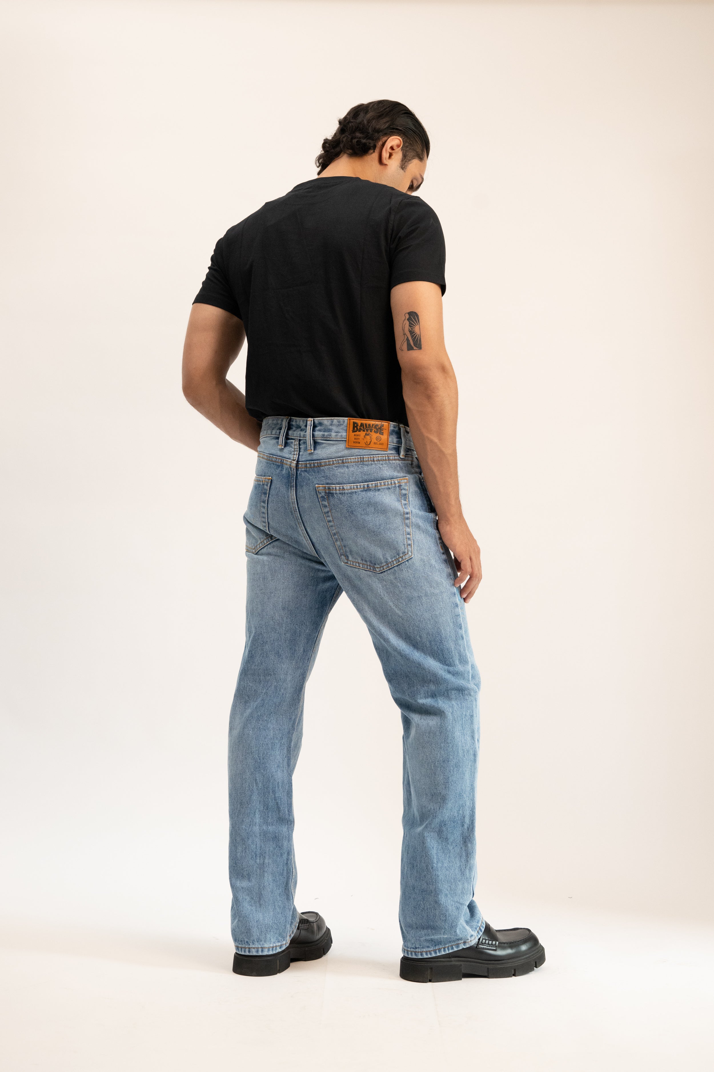 Straight Fit Jeans - Light Wash