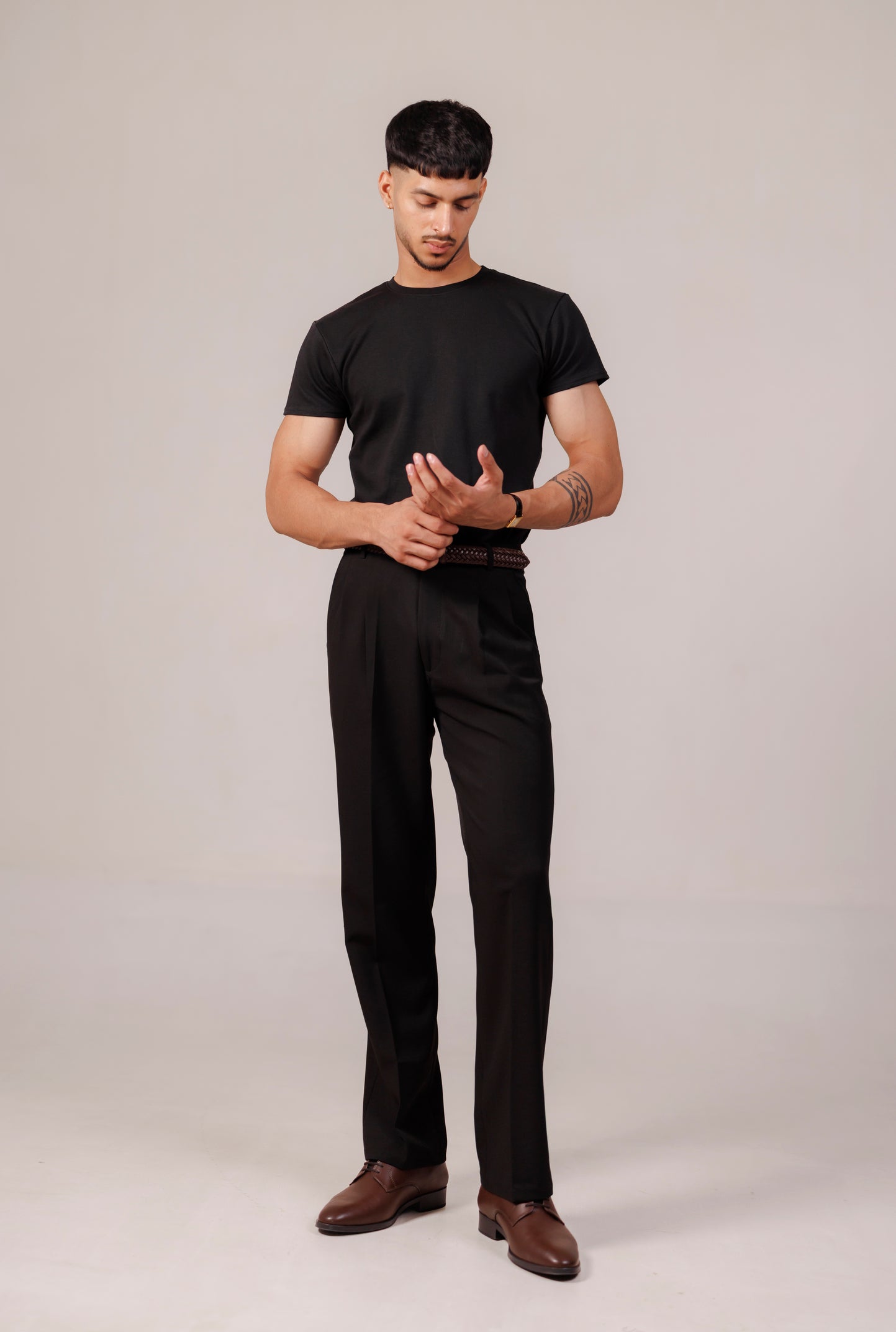Fitted T-Shirt- Black