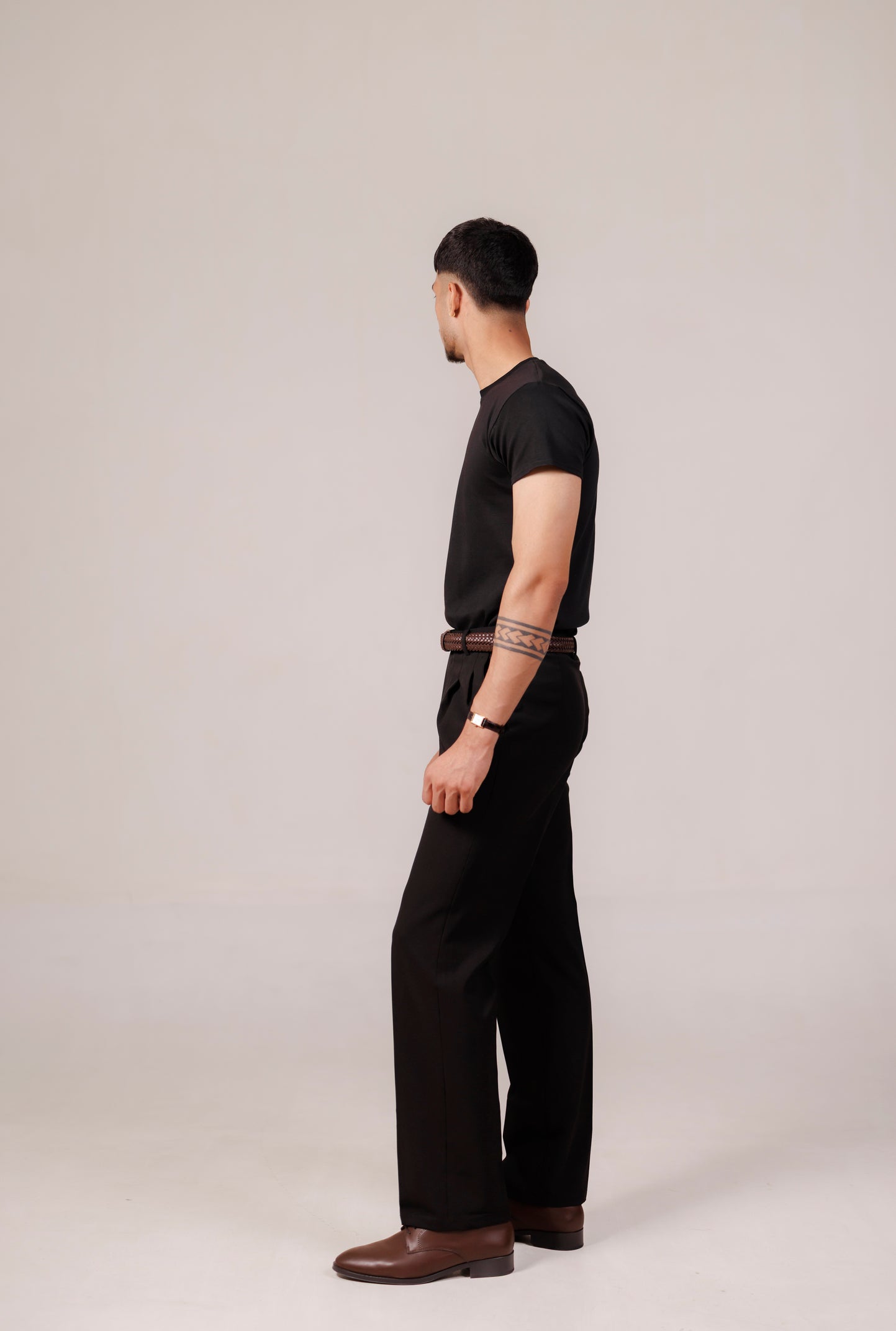 Fitted T-Shirt- Black