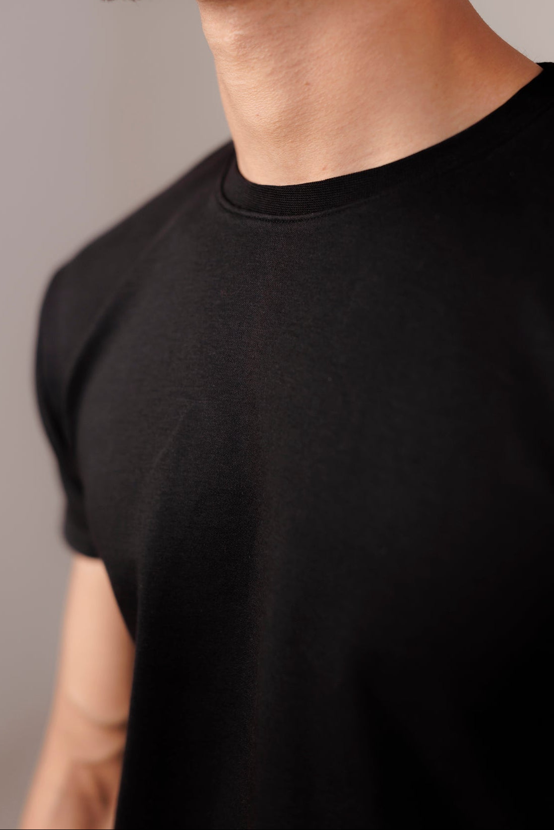Fitted T-Shirt- Black