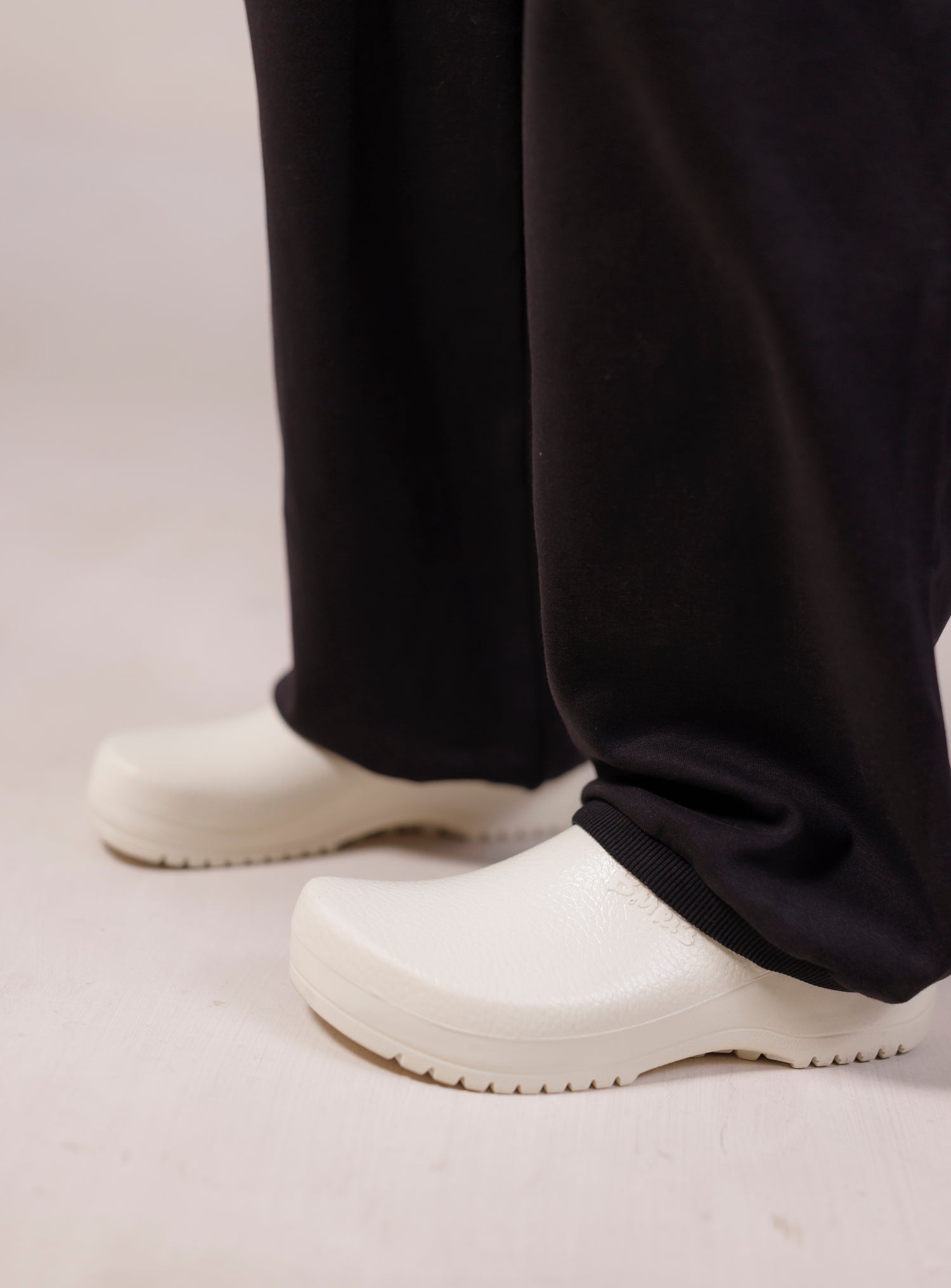 Essential Joggers- Black