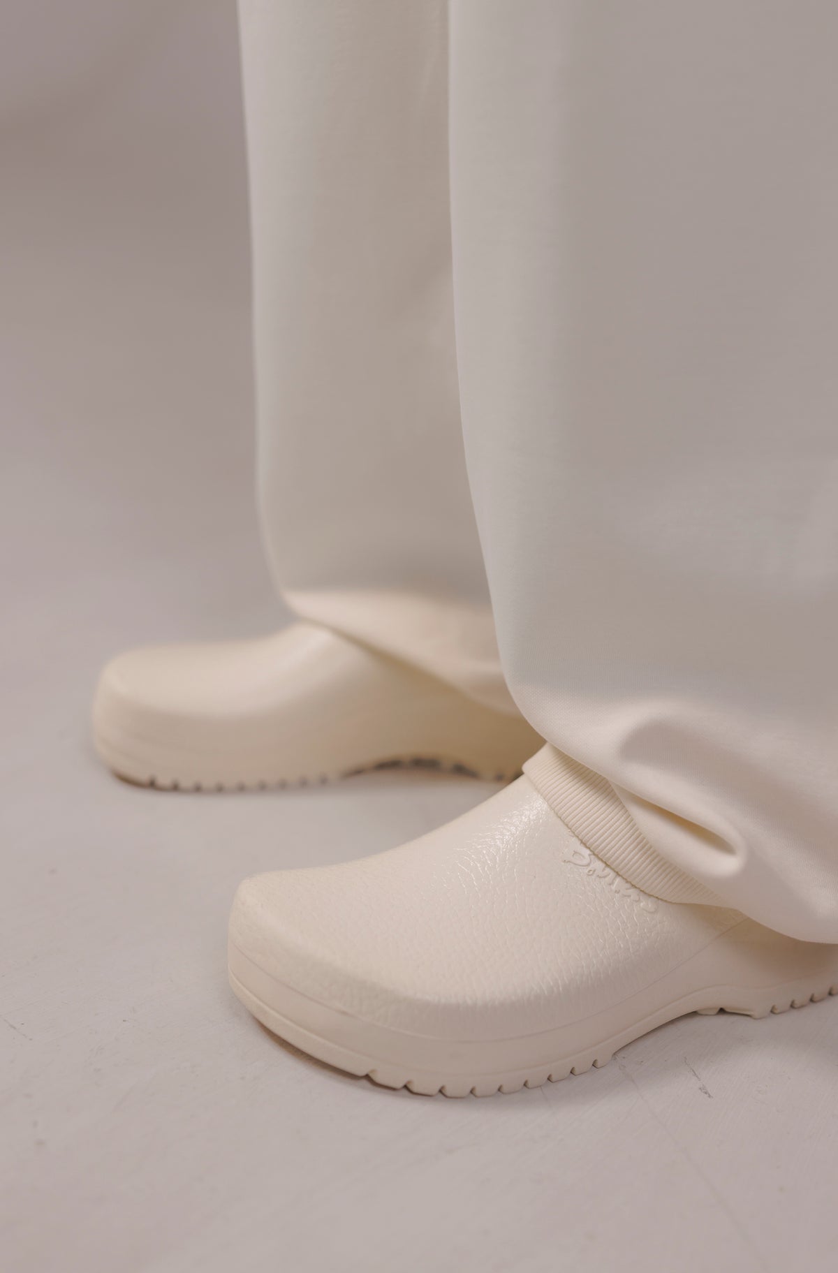 Essential Joggers- Ivory