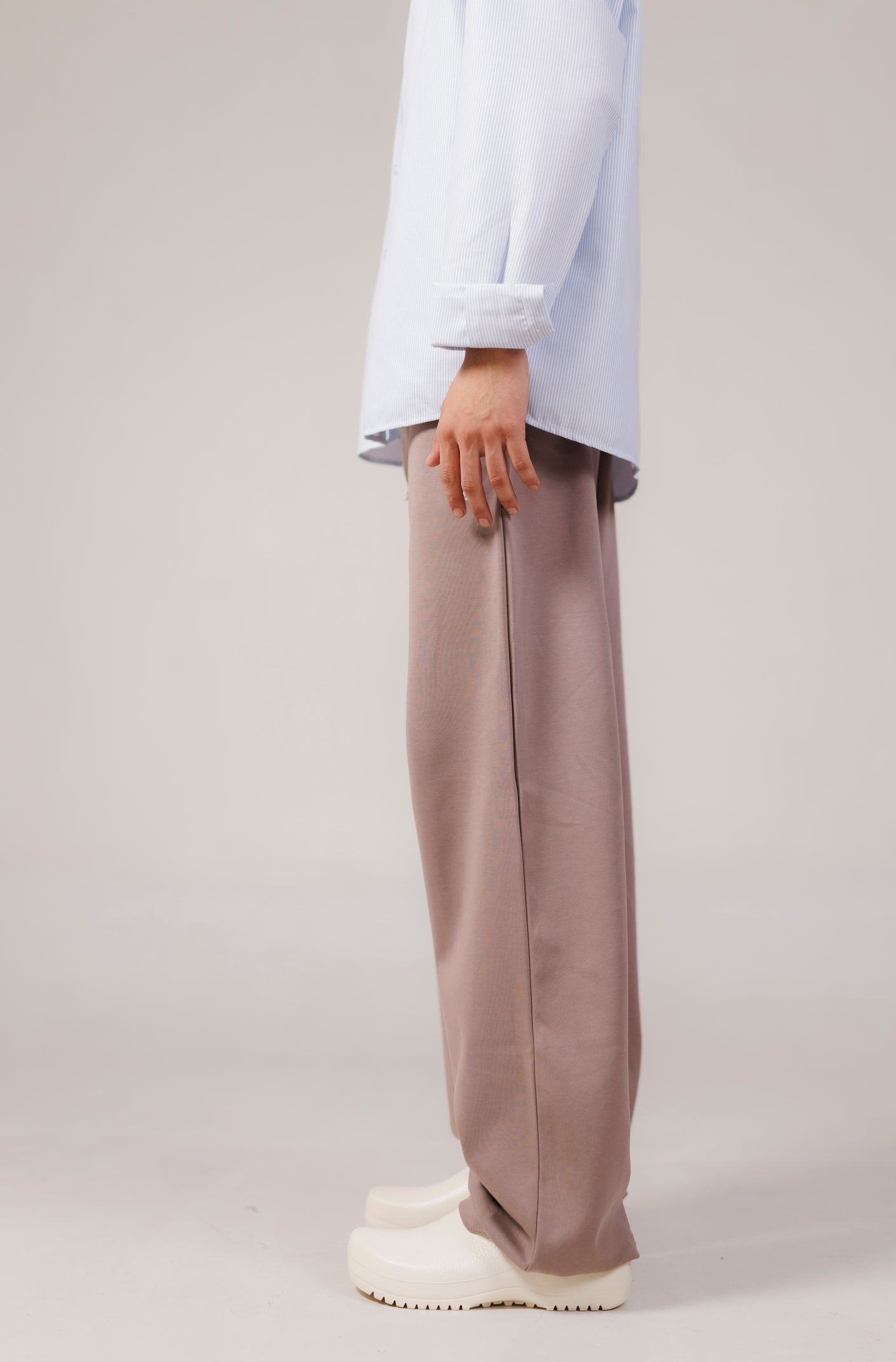 Essential Joggers- Taupe