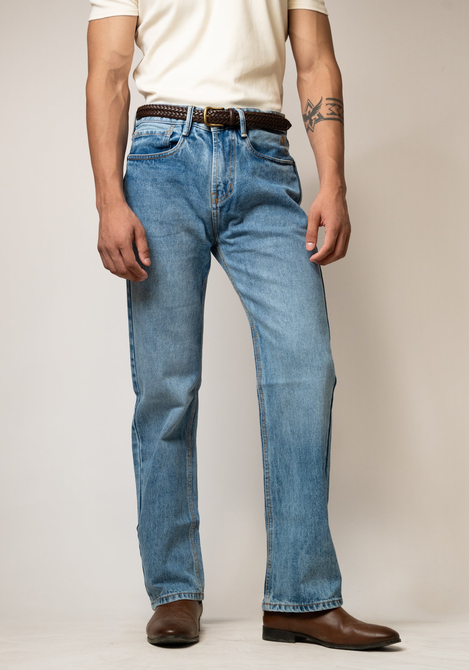 Straight Fit Jeans - Light Wash