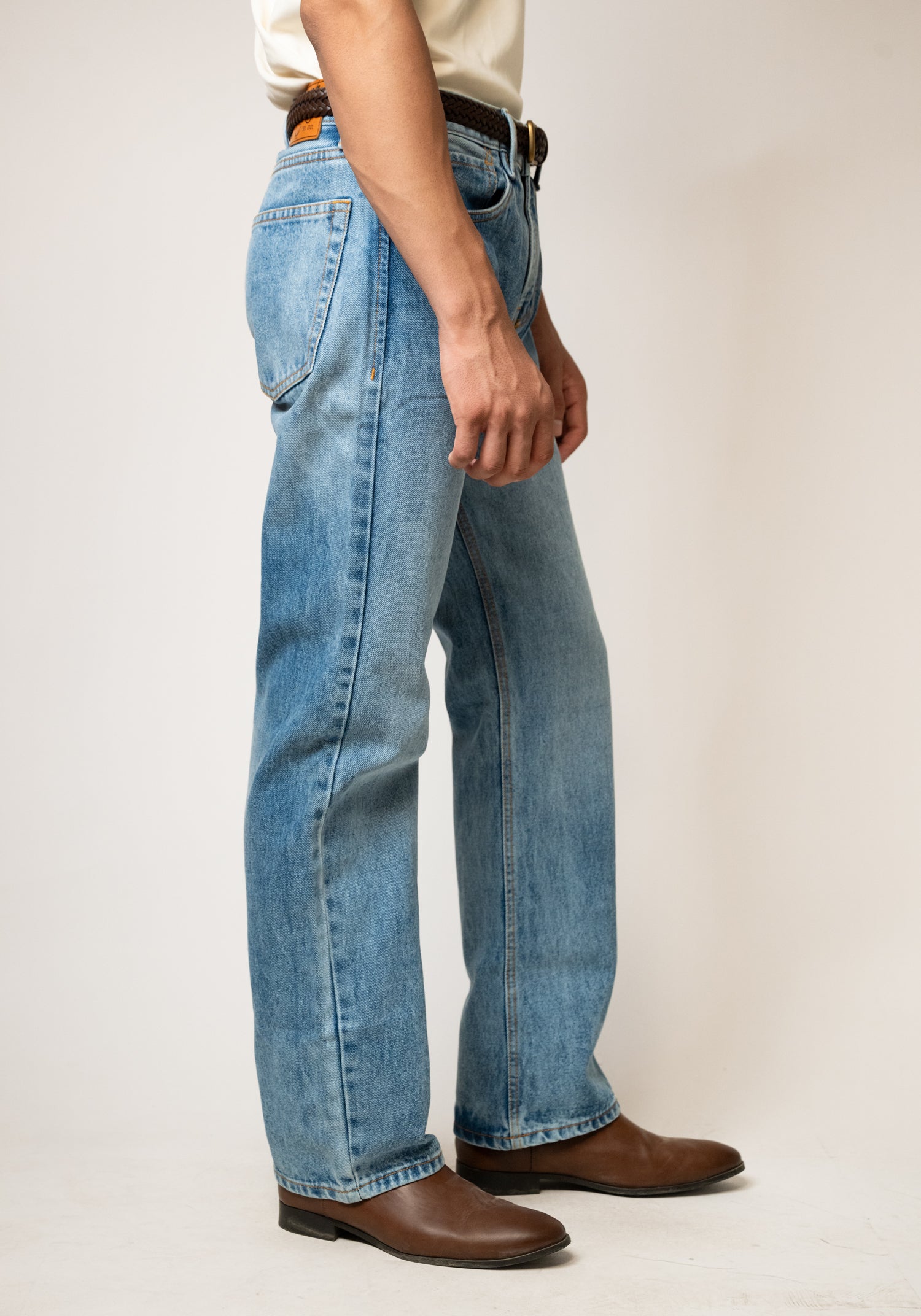 Straight Fit Jeans - Light Wash