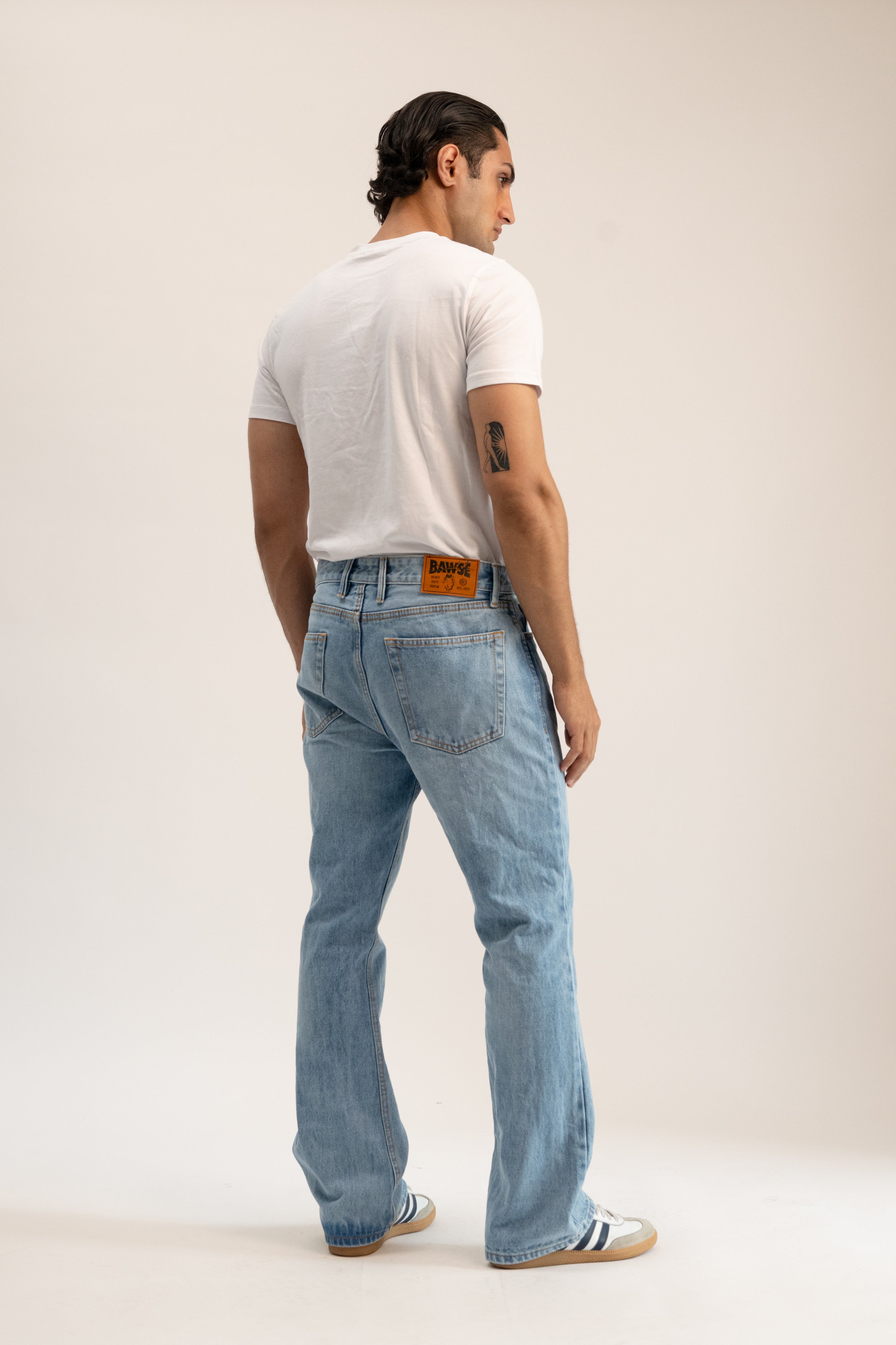 Bootcut Jeans - Light Wash.